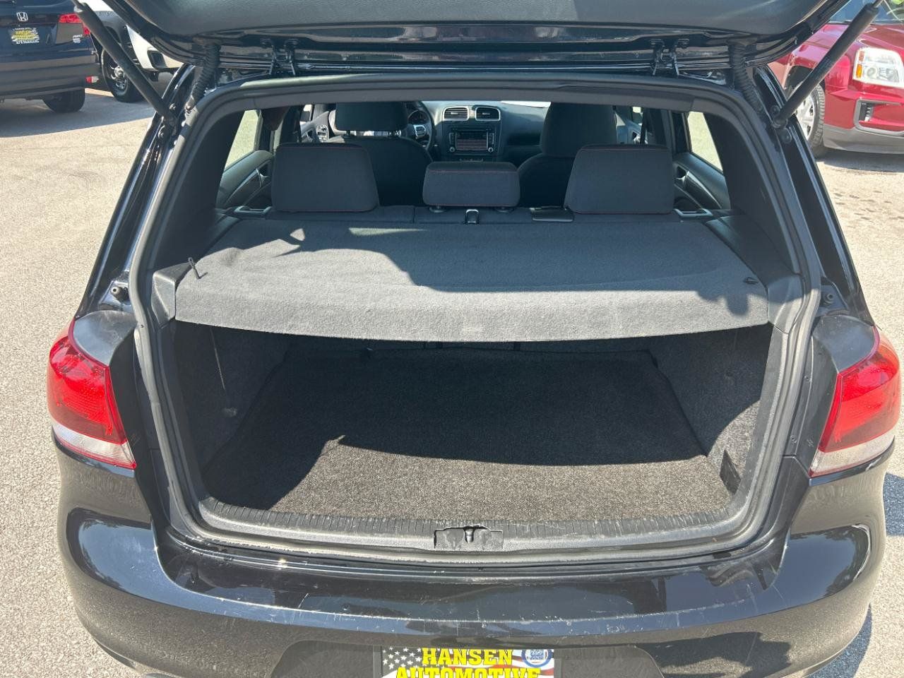 Used 2011 Volkswagen Golf 4-Door FWD image 20