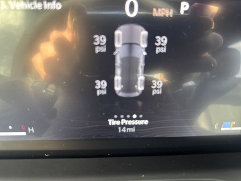 New 2025 Jeep Grand Cherokee Altitude image 21