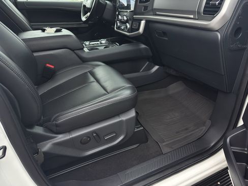 Used 2024 Ford Expedition Max XLT AWD/4WD image 24