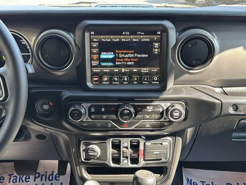 Certified 2023 Jeep Wrangler Unlimited w/ Sun & Screen Package AWD/4WD image 26