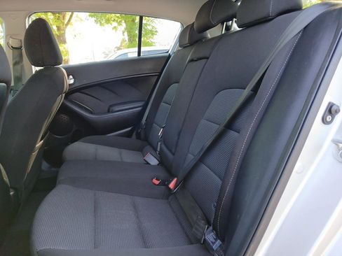 Used 2017 Kia Forte LX image 11