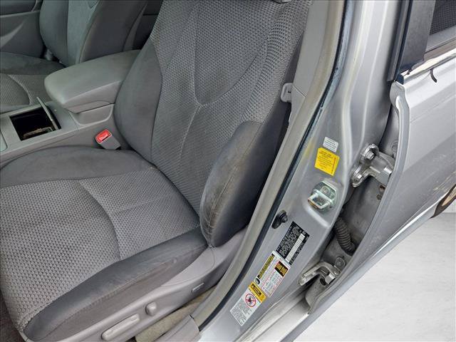 Used 2011 Toyota Camry SE w/ SE Extra-Value Pkg #1 FWD image 13