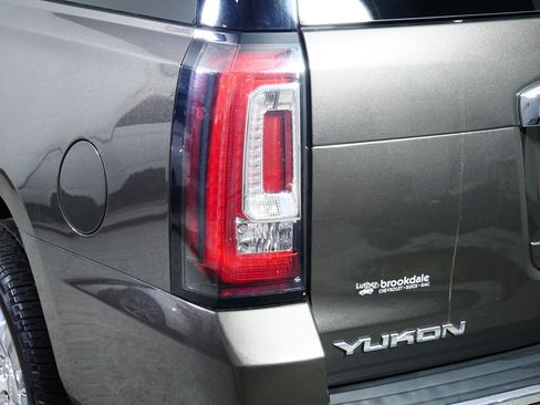 Used 2020 GMC Yukon Denali AWD/4WD image 17