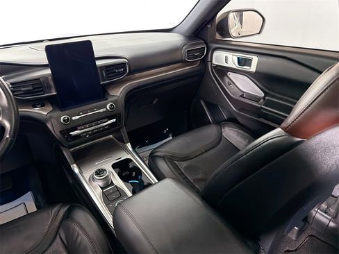 Used 2020 Ford Explorer Platinum image 21