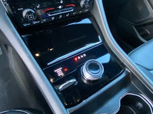 Used 2025 Jeep Grand Cherokee L Limited image 23