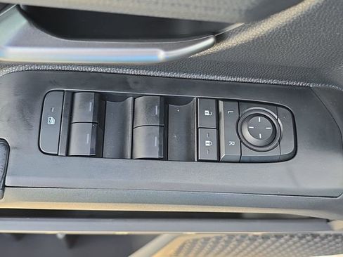 Certified 2025 Toyota Tacoma TRD Sport image 27