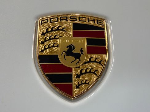 Certified 2026 Porsche Macan image 12
