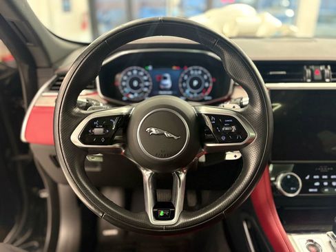 Used 2021 Jaguar F-PACE R-Dynamic S image 18