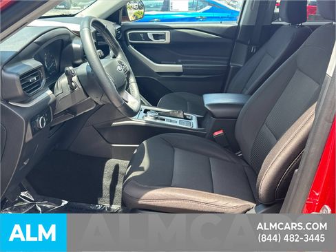 Used 2024 Ford Explorer XLT RWD image 11