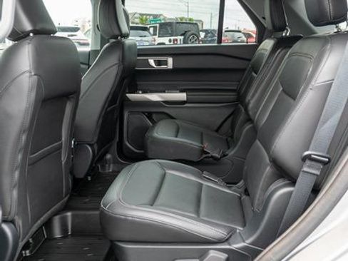Used 2023 Ford Explorer XLT w/ Equipment Group 202A AWD/4WD image 11
