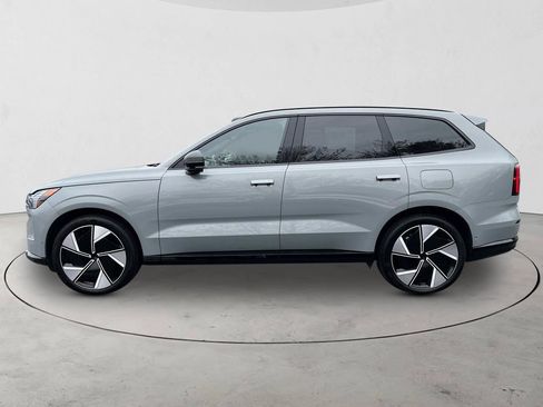 Certified 2025 Volvo EX90 Ultra AWD/4WD image 2