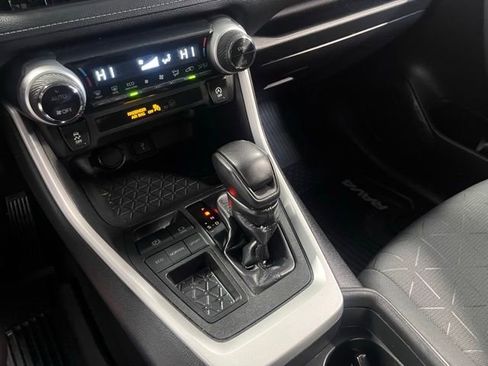 Used 2020 Toyota RAV4 XLE w/ Convenience Package image 29