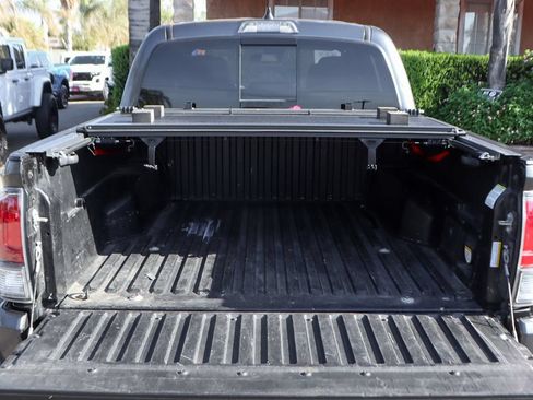 Used 2020 Toyota Tacoma TRD Sport AWD/4WD image 9
