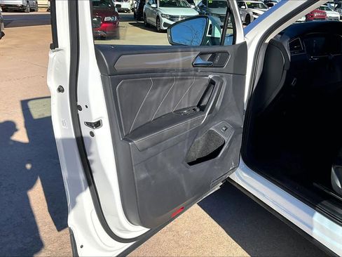 Used 2024 Volkswagen Tiguan Wolfsburg Edition image 40