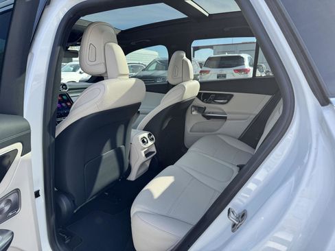 Certified 2025 Mercedes-Benz GLC 300 4MATIC image 17