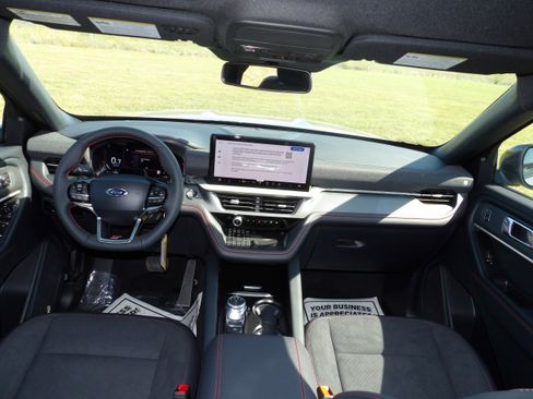 New 2025 Ford Explorer ST image 39