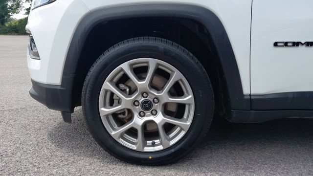 Used 2025 Jeep Compass Limited AWD/4WD image 10