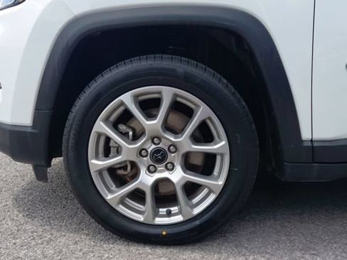Used 2025 Jeep Compass Limited AWD/4WD image 10