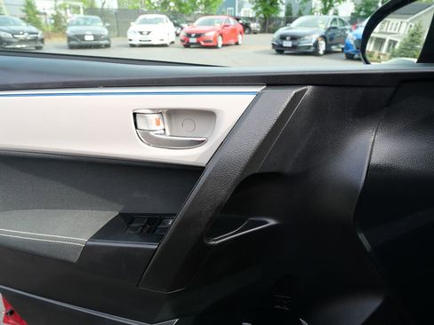 Used 2016 Toyota Corolla LE FWD image 15