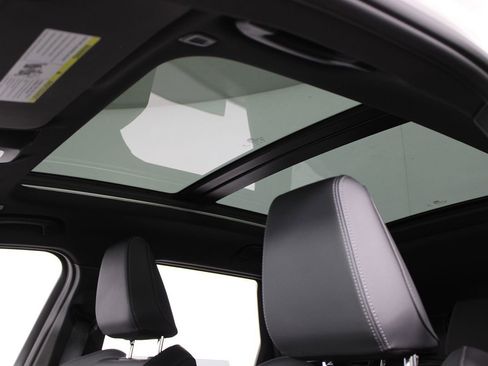 Used 2025 BMW X1 xDrive28i image 18