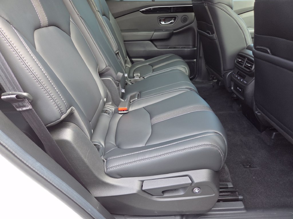 Certified 2025 Honda Pilot Touring image 31