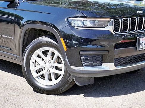 Used 2023 Jeep Grand Cherokee L Laredo RWD image 4