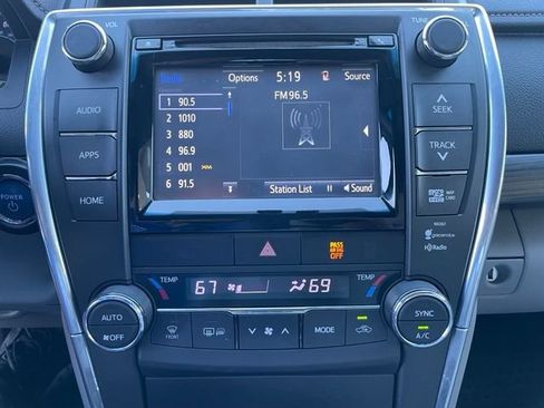 Used 2015 Toyota Camry XLE FWD image 17