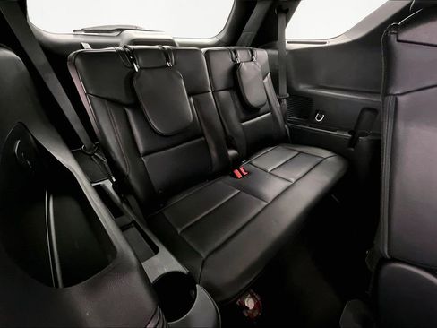 Certified 2025 Ford Explorer ST-Line w/ ST-Line Street Pack image 28