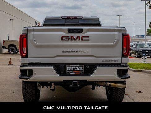 Used 2021 GMC Sierra 3500 Denali w/ Denali Ultimate Package image 7