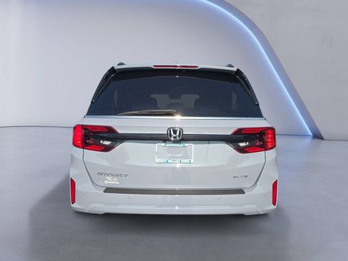 Used 2026 Honda Odyssey Elite image 4