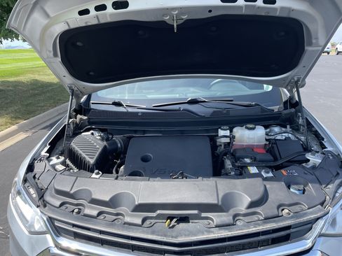 Used 2021 Chevrolet Traverse LS AWD/4WD image 25