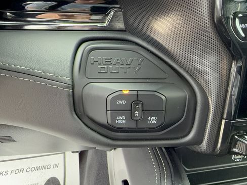 Used 2025 RAM 3500 Limited AWD/4WD image 25