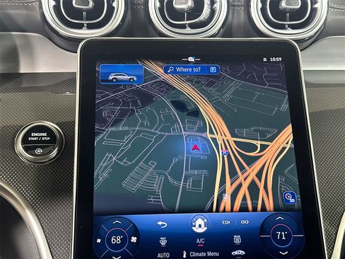 Used 2025 Mercedes-Benz GLC 300 4MATIC image 31