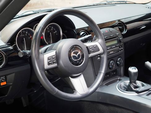Used 2007 MAZDA MX-5 Miata Grand Touring w/ Premium Pkg RWD image 46