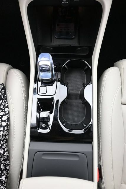 New 2026 Volvo XC40 B5 Ultra w/ Protection Package Premier AWD/4WD image 11