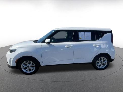 Used 2025 Kia Soul LX w/ LX Technology Package image 9