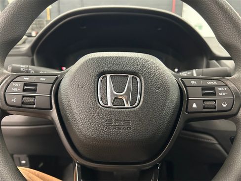 Used 2025 Honda Accord SE image 25