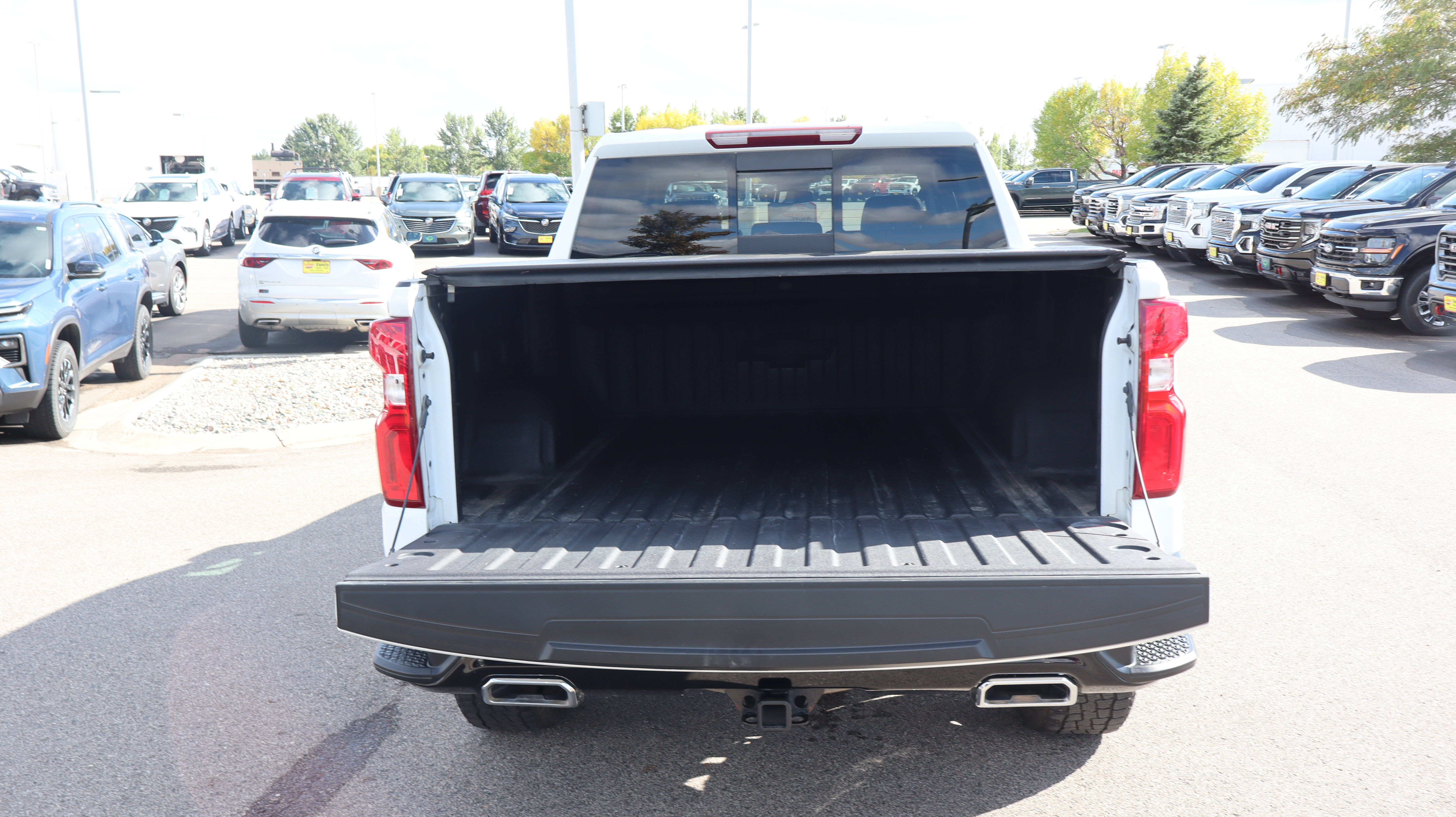 Used 2024 Chevrolet Silverado 1500 LT Trail Boss w/ Convenience Package II AWD/4WD image 15