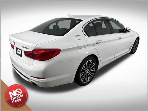 Used 2018 BMW 530e w/ Premium Package 2 RWD image 3