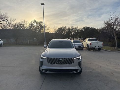 Used 2025 Volvo XC90 B6 Plus image 2