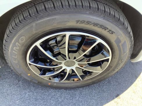 Used 2008 Hyundai Elantra SE FWD image 22