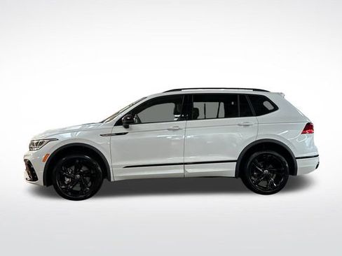 Certified 2024 Volkswagen Tiguan SE R-Line image 9