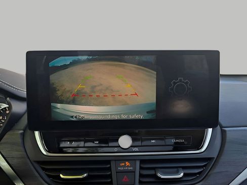 Used 2024 Nissan Altima 2.5 SV w/ SV Premium Package image 22