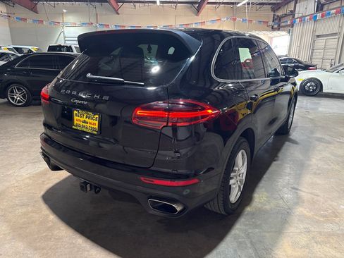 Used 2016 Porsche Cayenne AWD/4WD image 4
