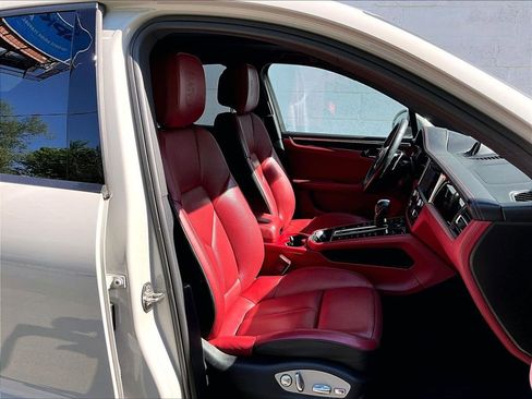 Certified 2023 Porsche Macan AWD/4WD image 12