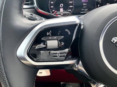 Used 2024 Jaguar F-PACE SVR image 20