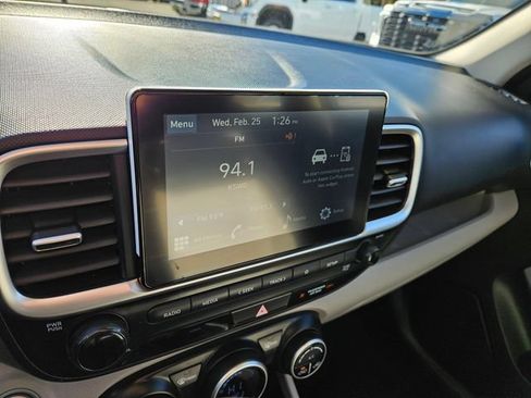 Used 2025 Hyundai Venue SEL FWD image 28