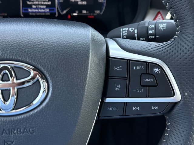 Used 2025 Toyota Sienna Limited AWD/4WD image 22