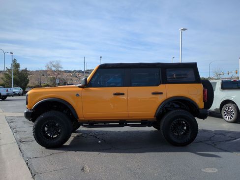 Used 2022 Ford Bronco Black Diamond image 6