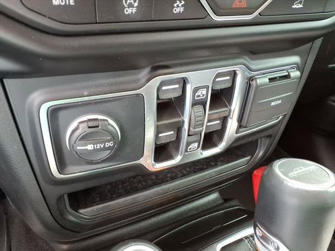 Used 2022 Jeep Gladiator Overland w/ Popular Equipment Package AWD/4WD image 32
